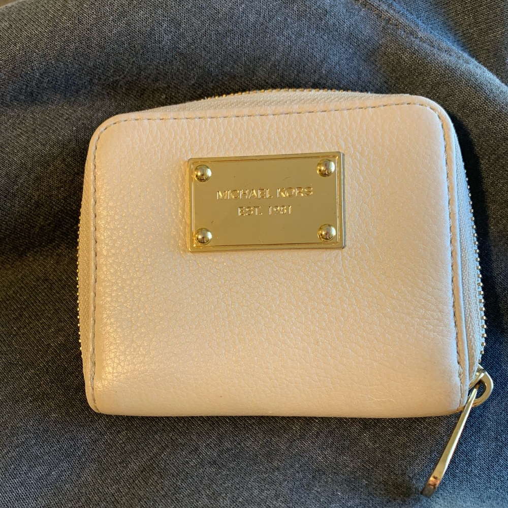 Michael Kors zip wallet